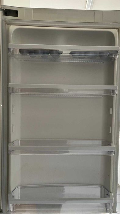 Frigorífico Combinado Hotpoint Ariston A+ No-Frost pouco uso