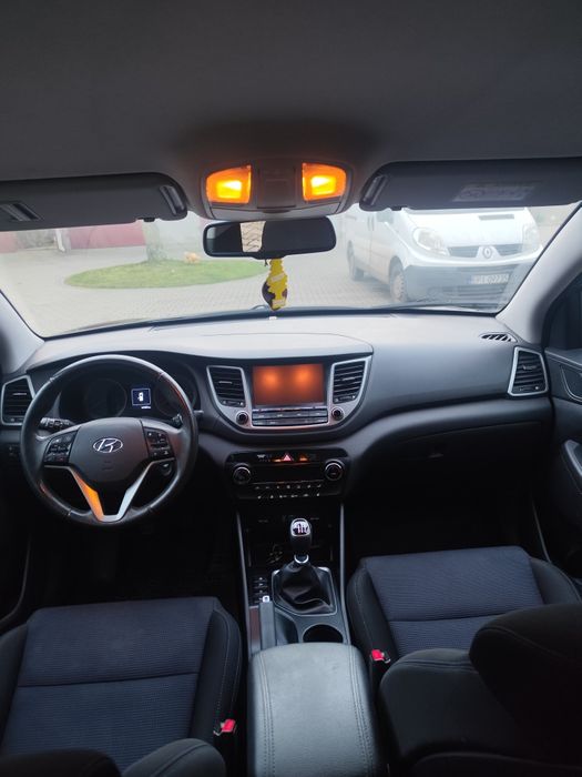 Hyundai Tucson     .