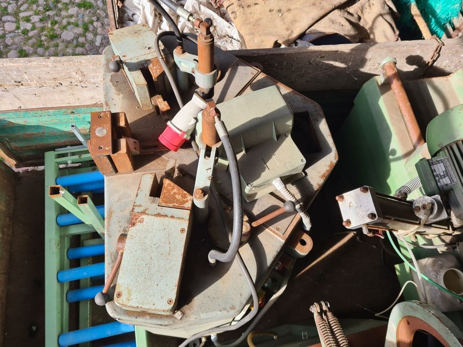 Maszyna maszyny do produkcji okien PCV i aluminium