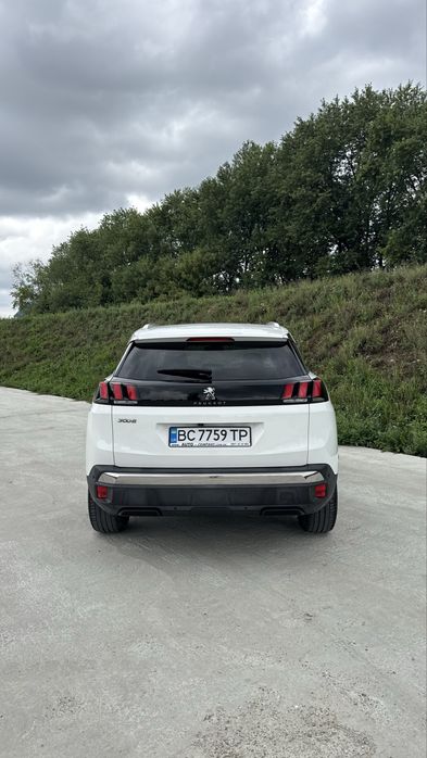 Автомобіль Peugeot 3008