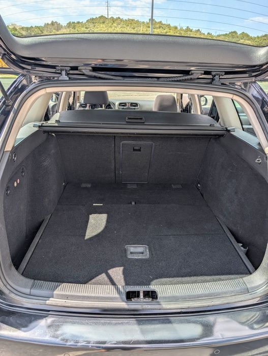 VW Golf Variant 2011 – Muito bem equipada, estimada e com extras que fazem a diferença