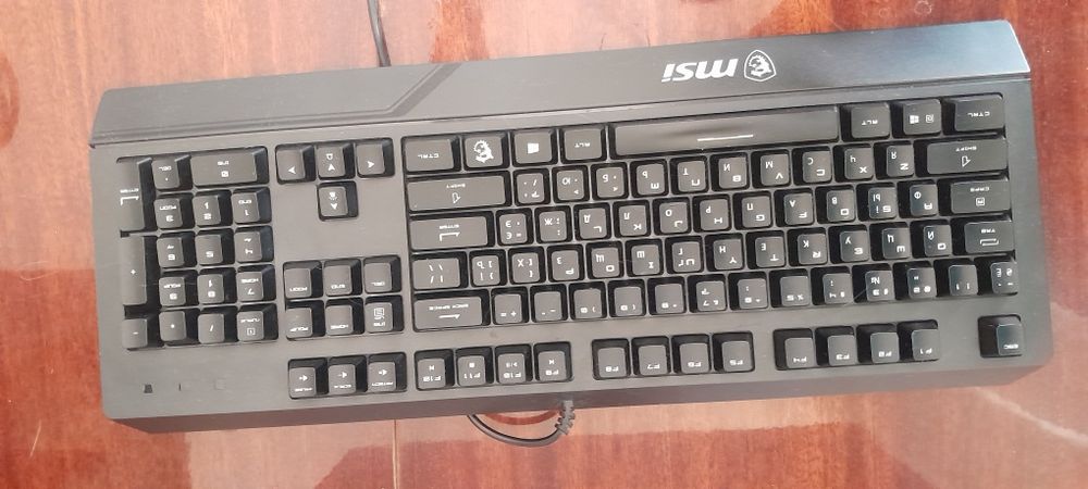 Персональний комп'ютер QUBE.