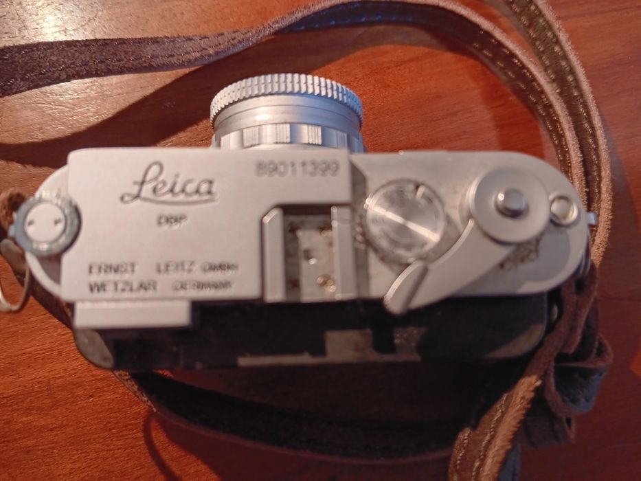 Vendo máquina fotográfica LEICA  EM BOM ESTADO