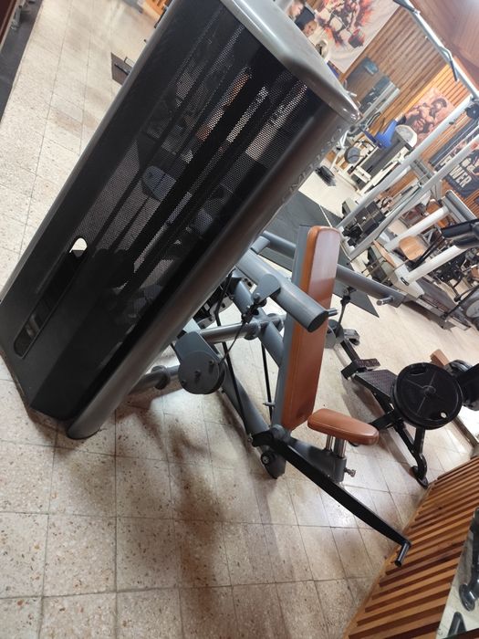 Máquina musculação64354262753923124