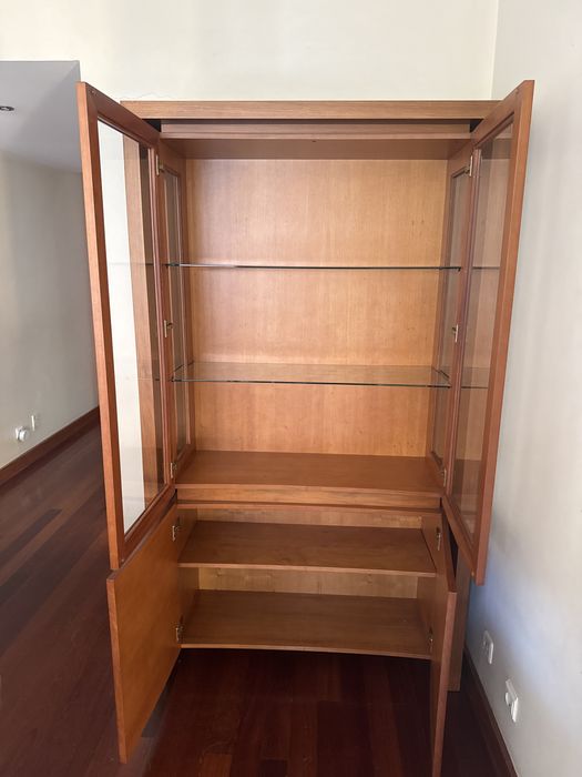 Cristaleira de louça / vitrine (bom estado)