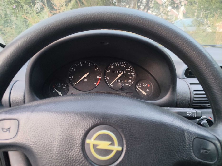 Opel corsa 1.0 gasolina