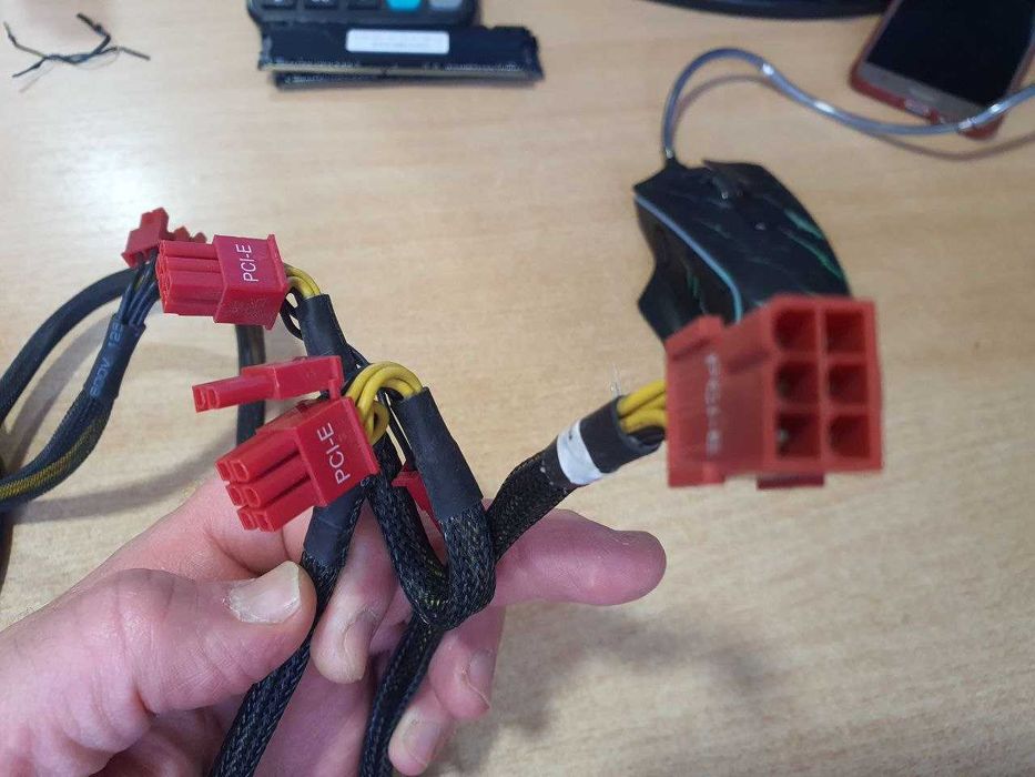 Модульные кабеля Chieftec видеокарты 6 pin и 8 pin.