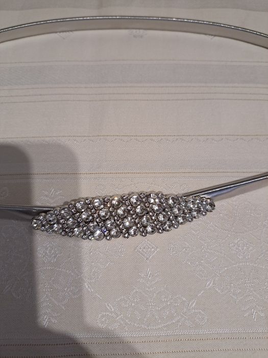 Srebrny pasek do sukienki