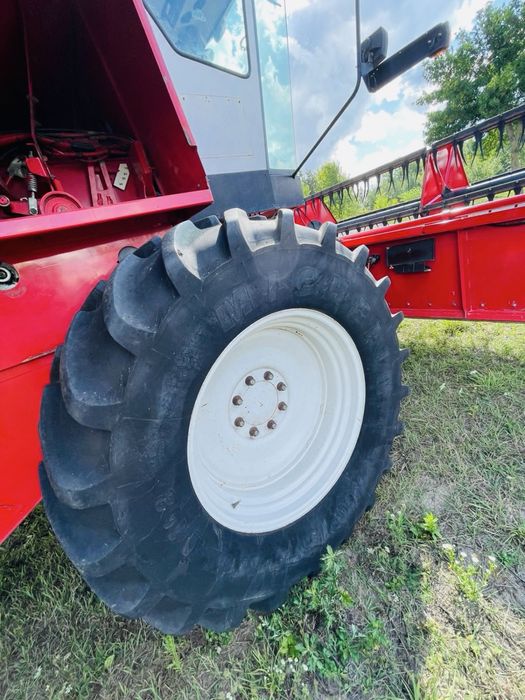 Комбайн MASSEY FERGUSON 28 Hydro