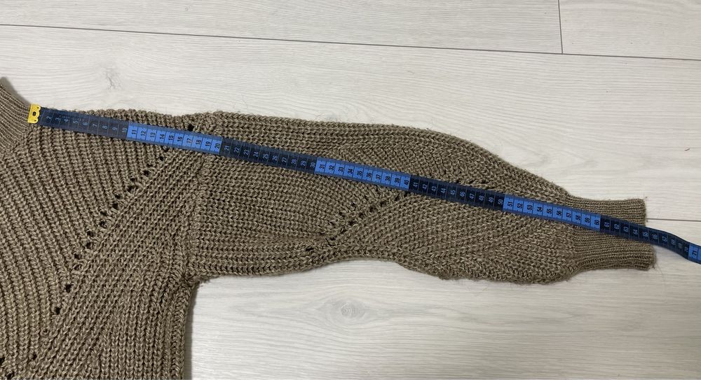 Свитер женский