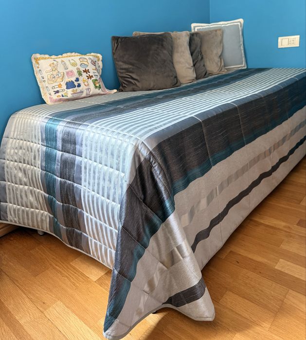 Sommier de solteiro com cama auxiliar com colchões