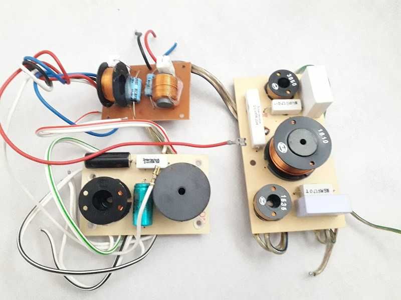 Zwrotnice głośnikowe Canton Inter Technik  Mission 700