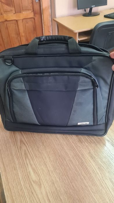 Сумка ноутбука, фірмова,  багато карманів та відділеньь