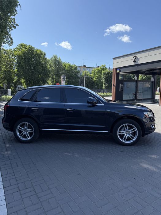 Audi Q5 2017, модельный ряд 2016год