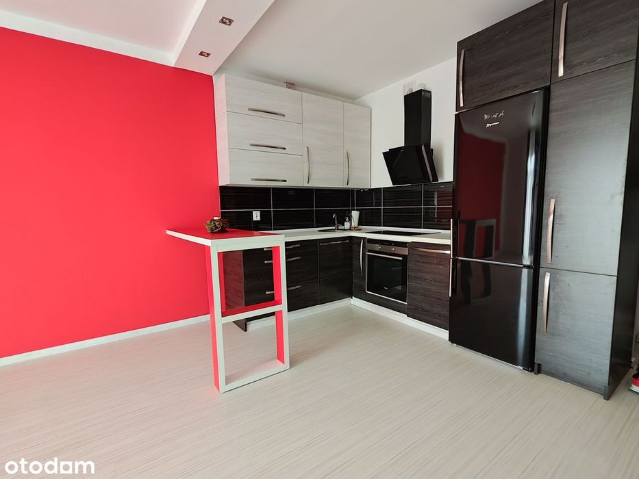 Dwa pokoje, 47 m² w centrum Siechnic – balkon i loggia plus garaż.