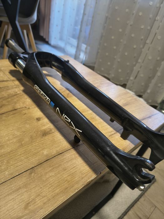 Amortyzator SR Suntour Nex