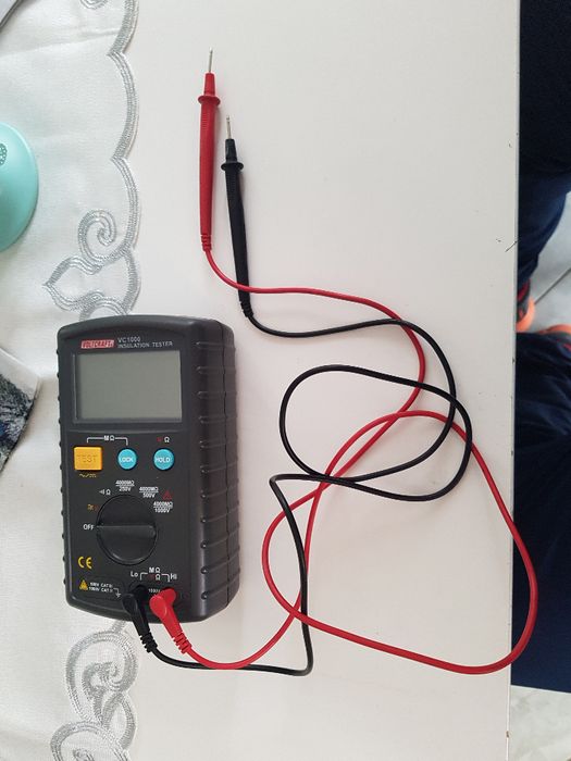 VOLTCRAFT VC1000 Insulation Tester Piękny