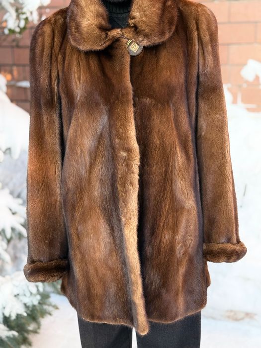Норковая шуба натуральный цвет Размер L