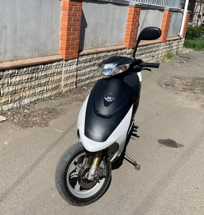 Електро скутер Suzuki
