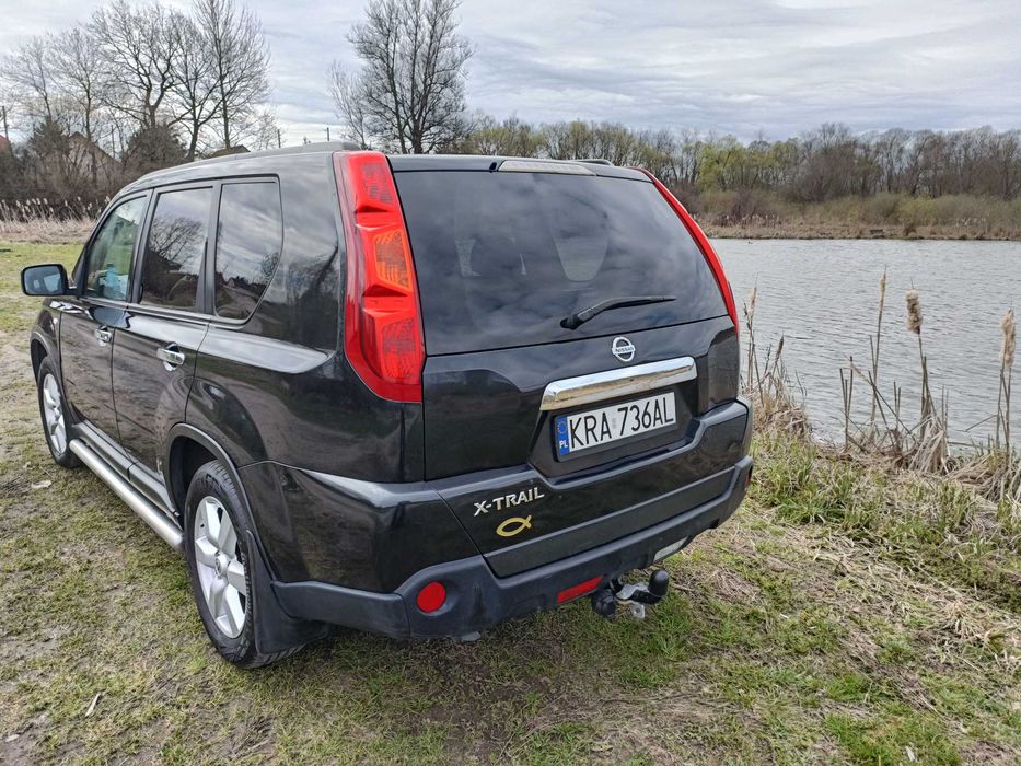 Samochód SUW Nissan X-Trial