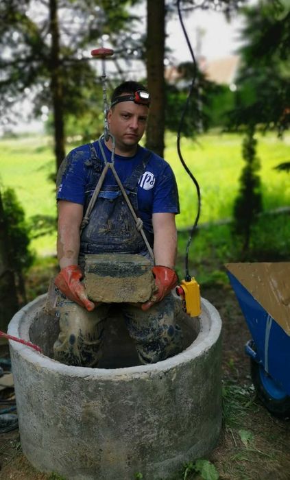 Czyszczenie studni, odmulanie, dezynfekcja, montaż p