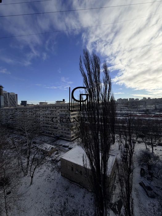 Продаж 2к, по вул. Борщагівська 10А, КПІ, Київ