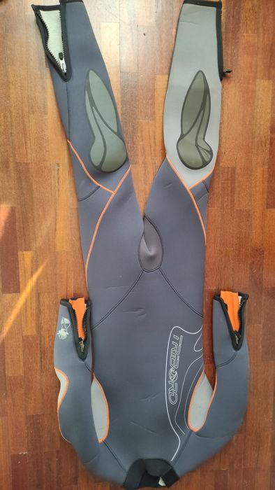 Fato de mergulho/surf