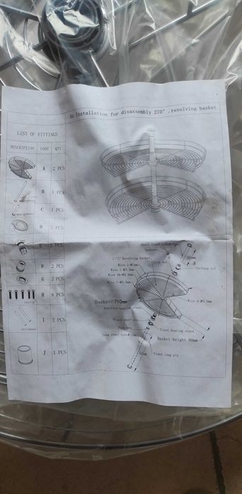 Cestos para movel. Rotativos. Para aceder a cantos mais facilmente. Estao novos em Caixa.