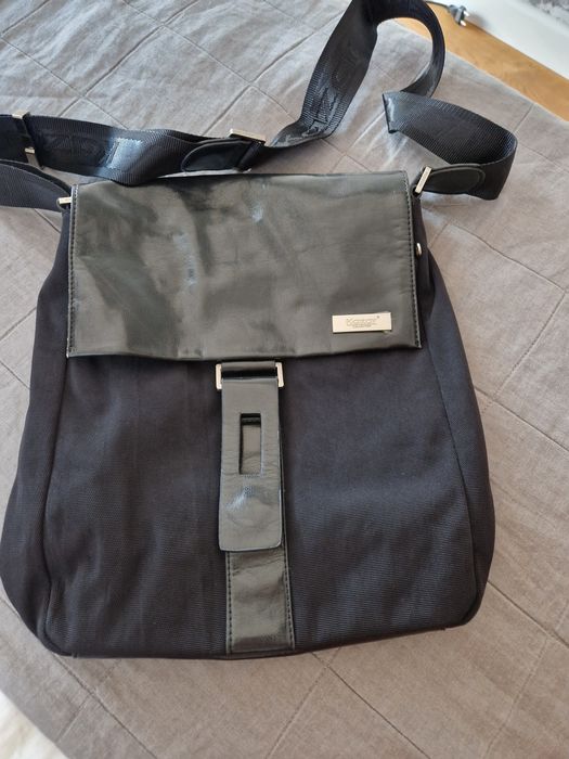 Czarna torebka Kazar