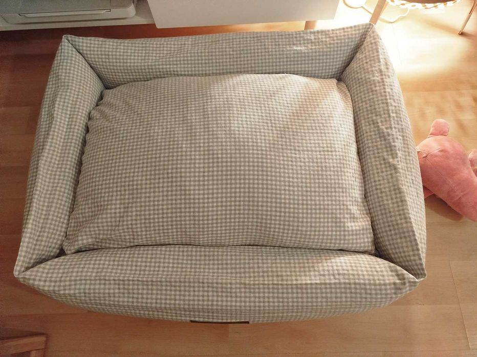 Cama para cão com tecido vichy cinza + capa extra riscas
