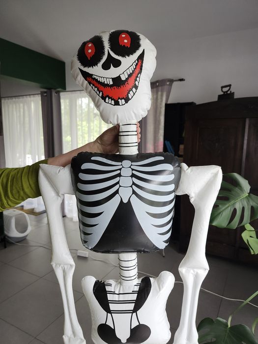 Dmuchany szkielet kościotrup dekoracja na Halloween z USA