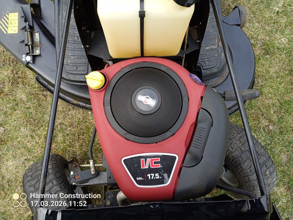 Traktorek boczny wyrzut MTD 17,5 konia hydro