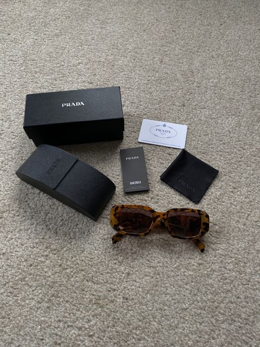 Okulary Prada Eyewear - panterka zestaw