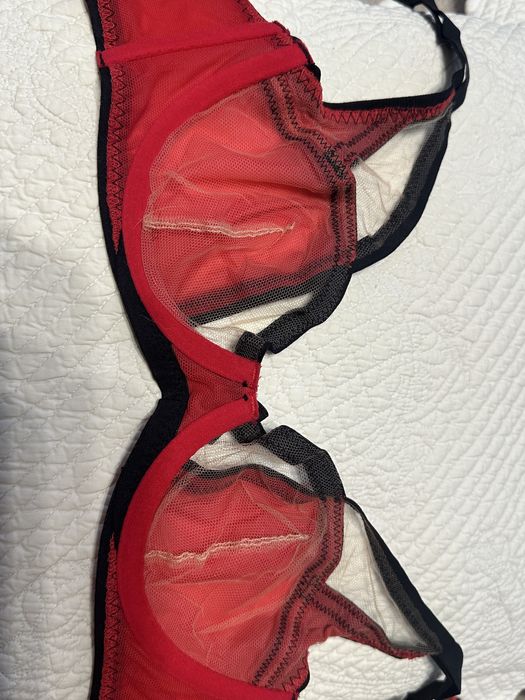 Agent Provocateur 32C ,36B,32C(червоний)бюст