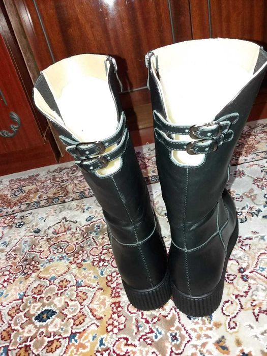 Продам чоботи жіночі зимові
