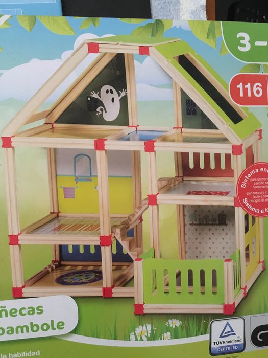 Selling a wooden dollhouse