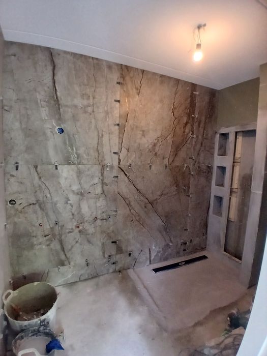 Professional Tile Layer467600925850357760