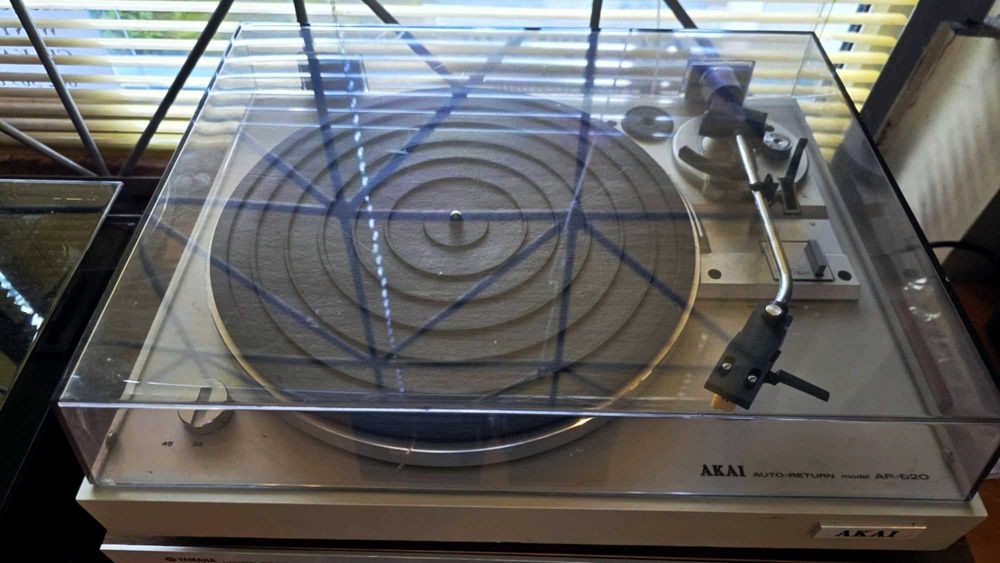 Gramofon japoński AKAI AP-B20 super stan