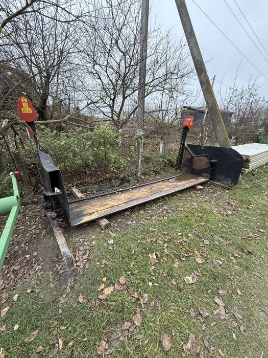 Продам ріпакові столи  на комбайни John Deere  Жатки 3,65 4.2 4,8