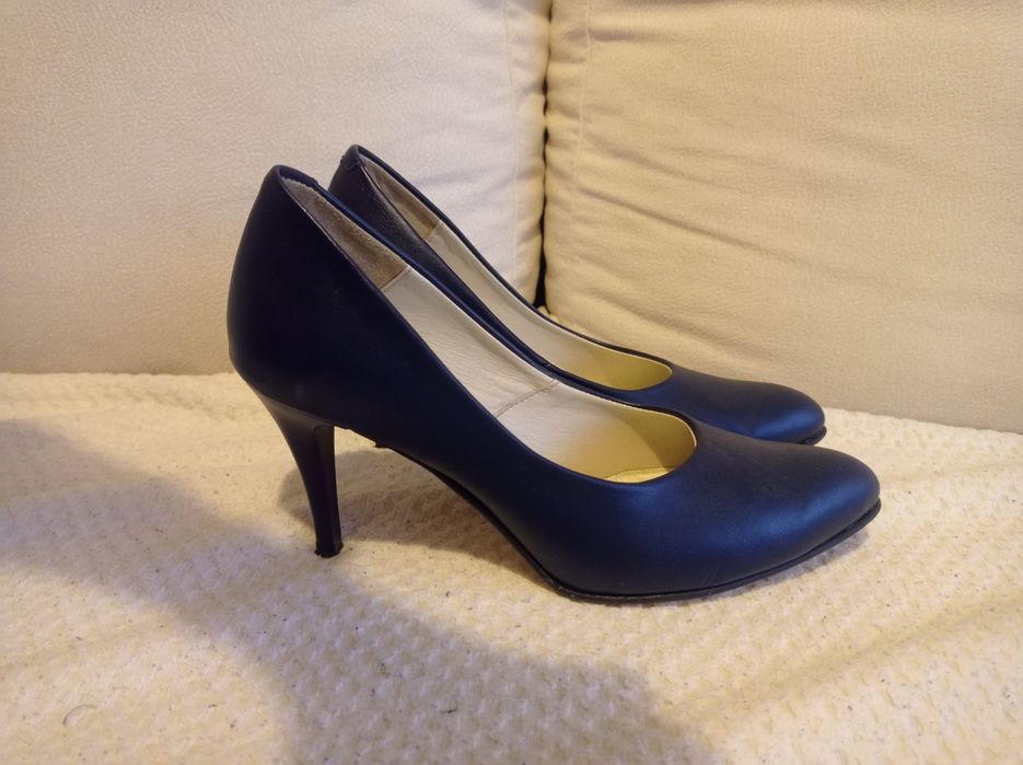 Buty damskie klasyczne 39