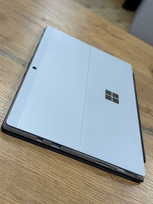 Microsoft Surface Pro 5 + Modem LTE | 8/256GB | Elita GSM