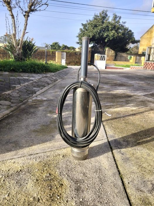 Bomba submersível trifásico