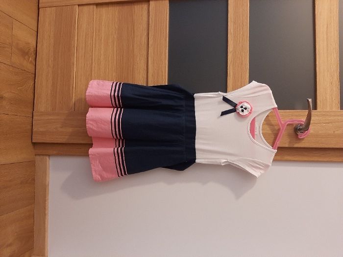 Biało - granatowa elegancka sukienka dziewczęca 116 Cool Club