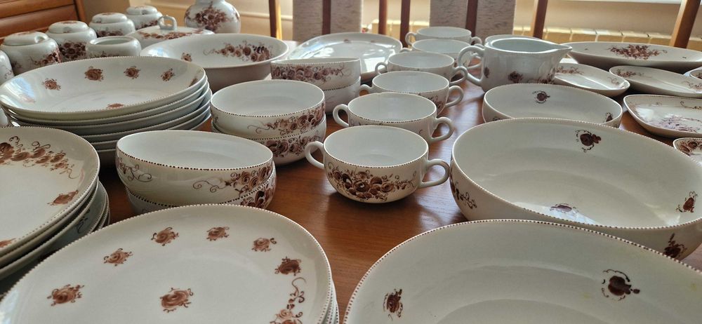 Serwis kawowo-obiadowy ręcznie malowany. Porcelana Karolina. Jackowski