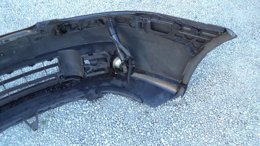 Para-choques VW  GOLF V ano 2003 a 2008  com esguichos para farol, Original