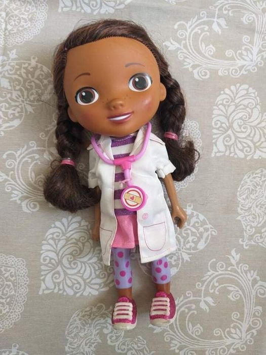 Доктор Плюшева, фірмова