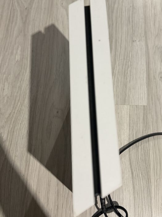 Продам консоль PS 4