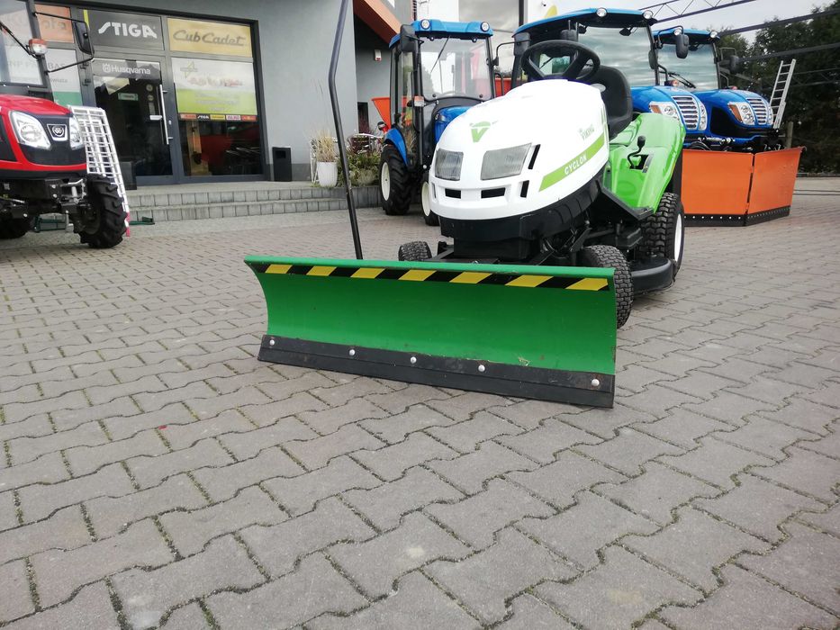 Traktorek kosiarka Viking Cyclon Briggs  z pługiem 061201.4t