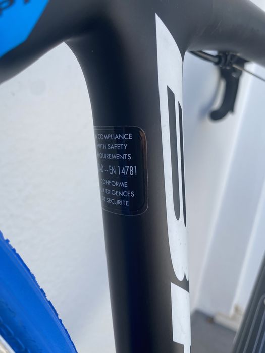Bicicleta de estrada BH Prisma em carbono tamanho MD