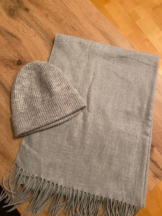 Sprzedam szalik i czapkę